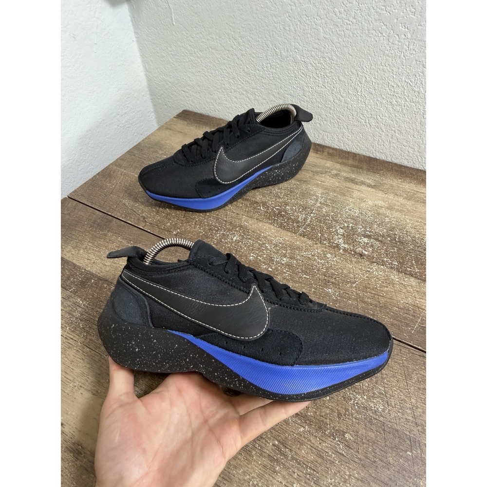 NIKE MOON RACER QS SIZE 7 BLACK WHITE RACER BLUE BV7779-001